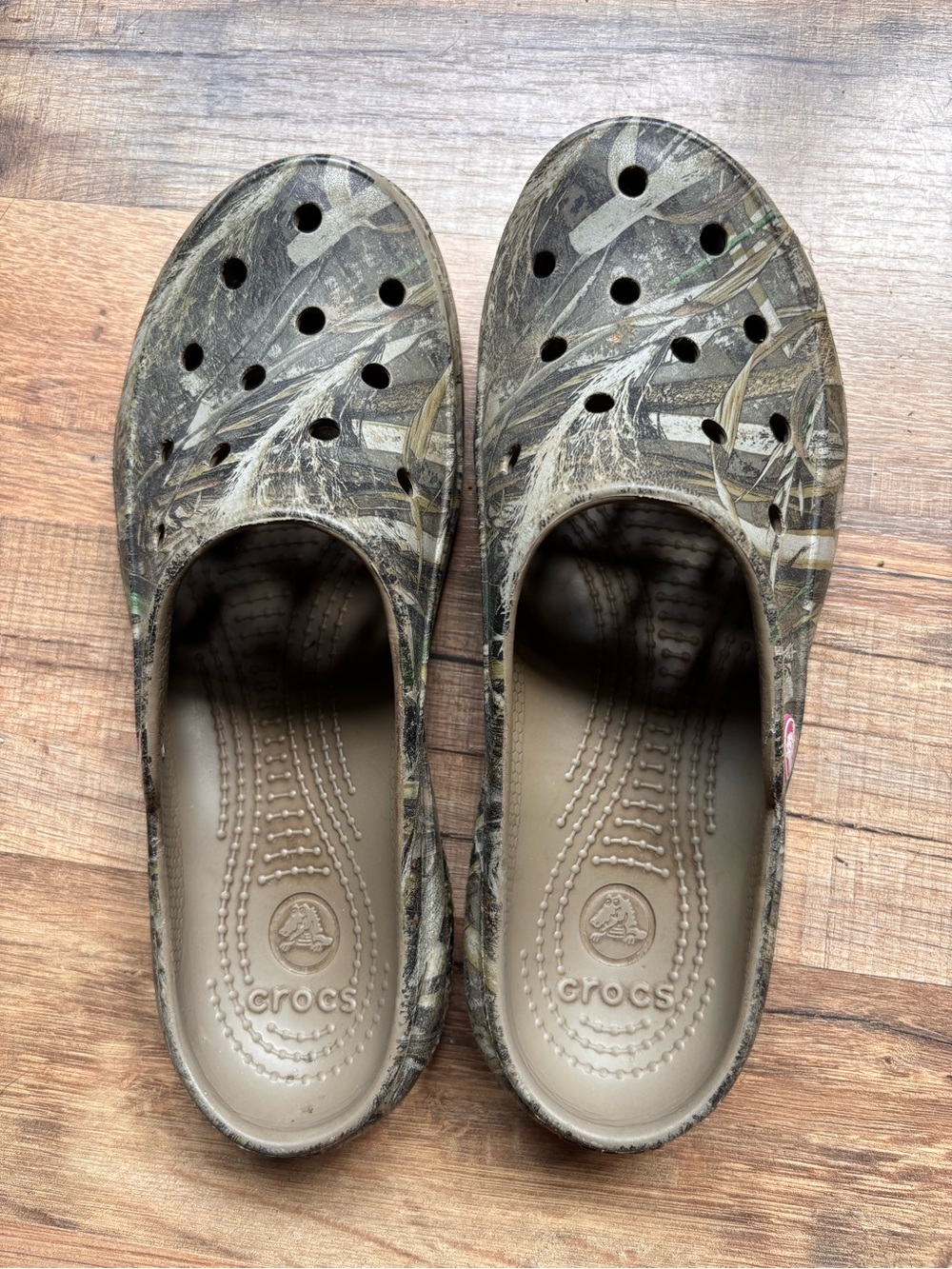 CROCS Women's Realtree Camo Slip-On Mules - Narrow